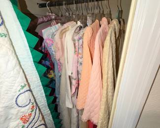 Items Located In The 1st Bedroom (MASTER)