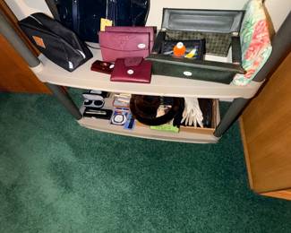Items Located In The 1st Bedroom (MASTER)