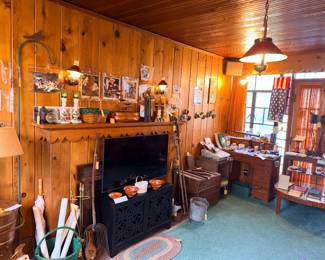 Items Located In The Family Room