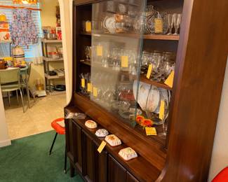Items Located In The Dining Room