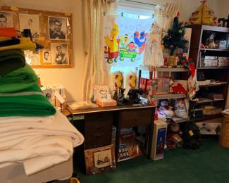 Items Located In The 2nd Bedroom (Vintage Toys & Games ~ Sewing)