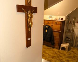 Items Located In The 2nd Floor 2nd Bedroom