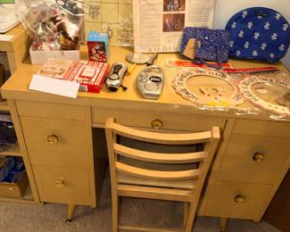 Items Located In The 2nd Floor 1st Bedroom