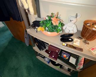 Items Located In The 1st Bedroom (MASTER)