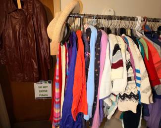 Items Located In The 2nd Floor 2nd Bedroom