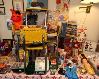 Items Located In The 2nd Bedroom (Vintage Toys & Games ~ Sewing)
