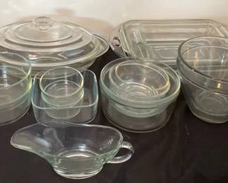 Anchor And Pyrex Glass Baking Dishes Different Sizes