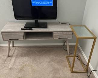 Sharp 31 TV, Entertainment Console And Tv Tray