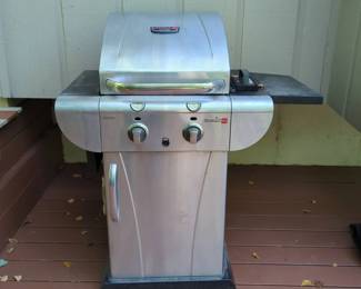 Charbroil Tru Infrared Propane Grill with Cover