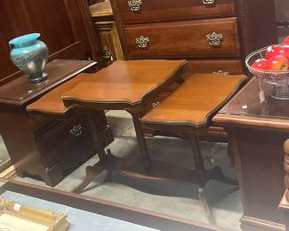 Mid century tiered table
