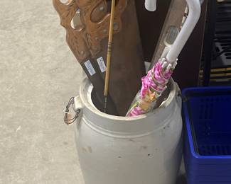 Crock churn