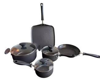 Eight Piece Farberware Cooking Set