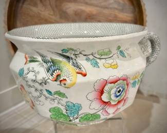Chinoiserie chamber pot