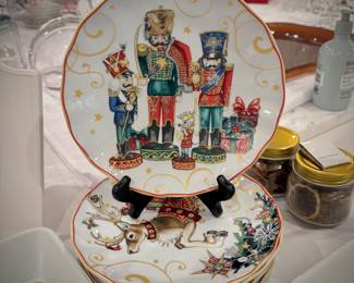 Williams Sonoma “‘Twas the Night before Christmas dessert plates and baking dishes