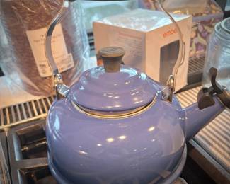 Le Creuset tewpot