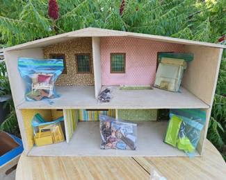 Dollhouse, 1960s German Doll Family and furniture