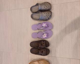 Casual size 8 to 8.5.