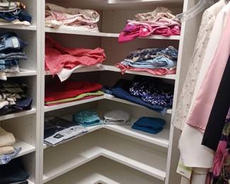 Ladies tops both long and short sleeve.  Size 16 to 18w.  2 hats.