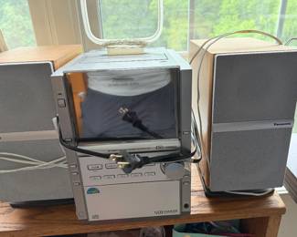 Panasonic 5 CD changer stereo 
