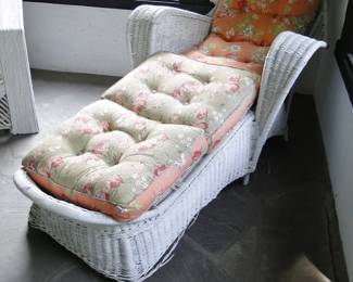 1930s Wicker Chaise Lounge