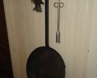 Large cast Iron Frying Pan