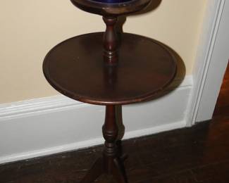 Ashtray table