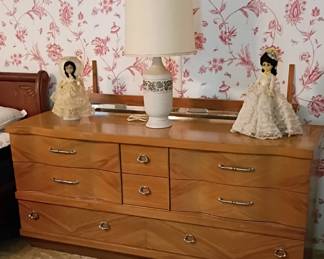 Dresser w/Mirror