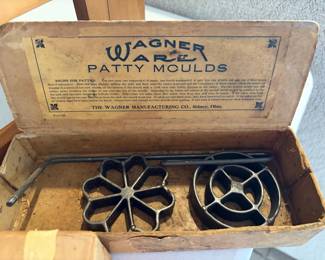Vintage Wagnerware Patty Moulds in original box