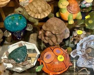 Bobble head turtle