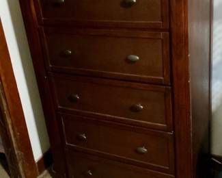 Chest of drawers