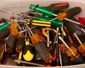 Screw drivers