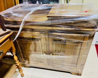 Oak buffet table 