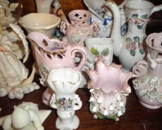 Small porcelain pieces