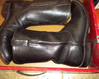 Lucchese 10 1/2 black cherry in original box