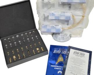 Official Star Trek Tridimensional Chess Set