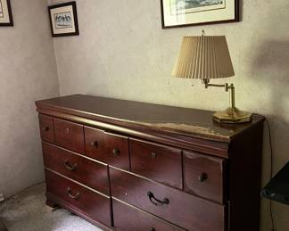 Dresser