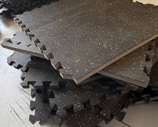 Interlocking Rubber Gym Floor Mats with White Flecks