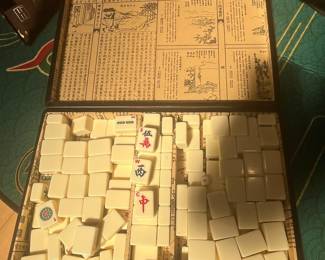 Vintage Chinese Mahjong Set with Decorative Case - Bone and Bamboo Tiles