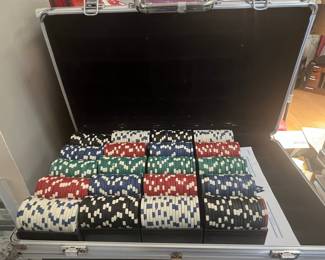 Aluminum Poker Chip Case with 500 Assorted Poker Chips