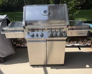 Napoleon Prestige PRO 500 RSIB Liquid Propane Grill