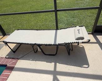 VILLEY Oversized Heavy-Duty Folding Lounge Chair