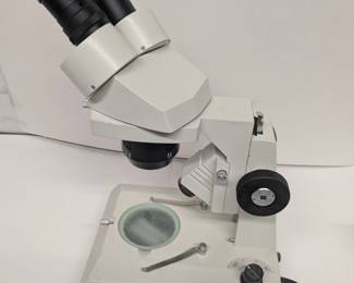 Microscope