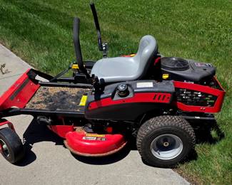 Gravely O turn riding lawn mower, New Battery & works!