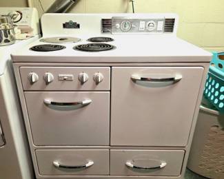 Vintage Frigidaire in the basement!