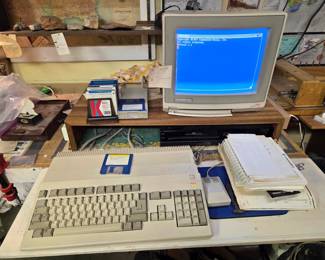 Vintage 1987 Amiga Commodore 1084 computer in working order!!