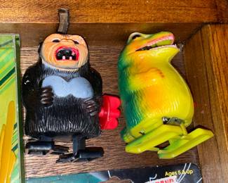 Vintage King Kong VS Godzilla Sparking Wind-Up Figures