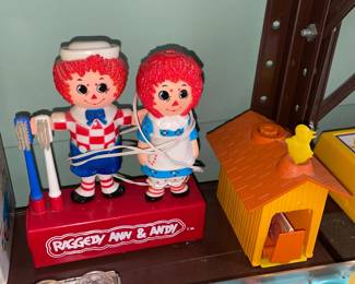Raggedy Ann & Andy Toothbrush Set