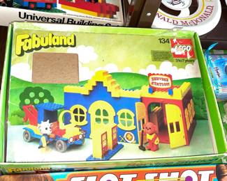 Vintage LEGO Fabuland Set (Appears To Be Complete!)
