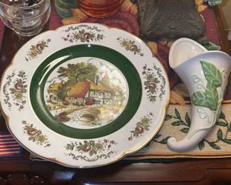 Decorative Plate & Wall Pocket