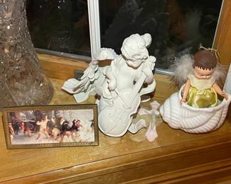 Figurines